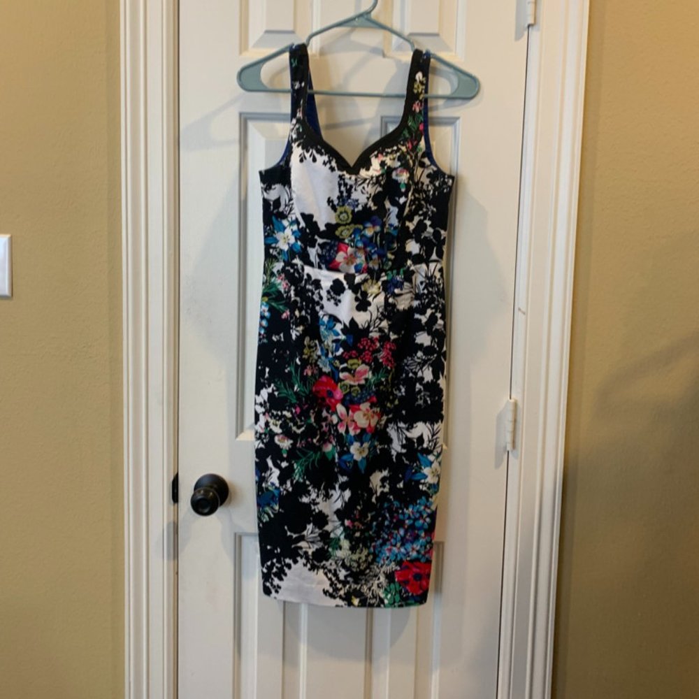 Leifnotes Floral Pencil Dress